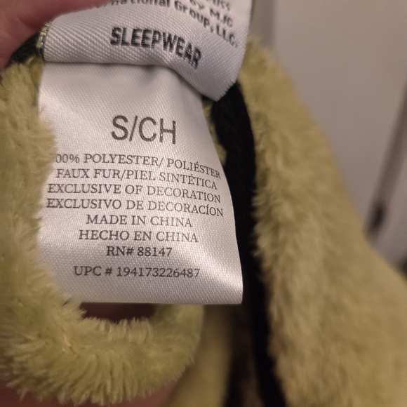 Green Grinch Patterned Robe - Picture 4 of 5